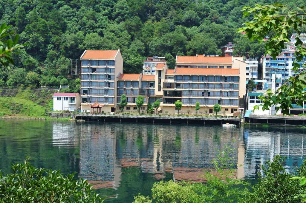 Jiande Yinyuan Hotel Tangcun Екстериор снимка